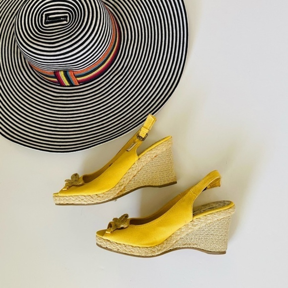 Zoe & Zac yellow canvas and jute wedges, Sz. 8